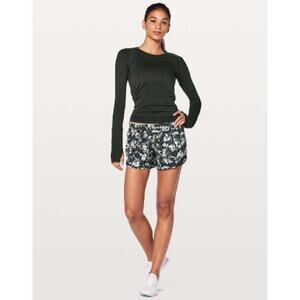 Lululemon Hotty Hot Shorts II 4" in Spring Bloom Multi Black Mesh Running 8 Tall